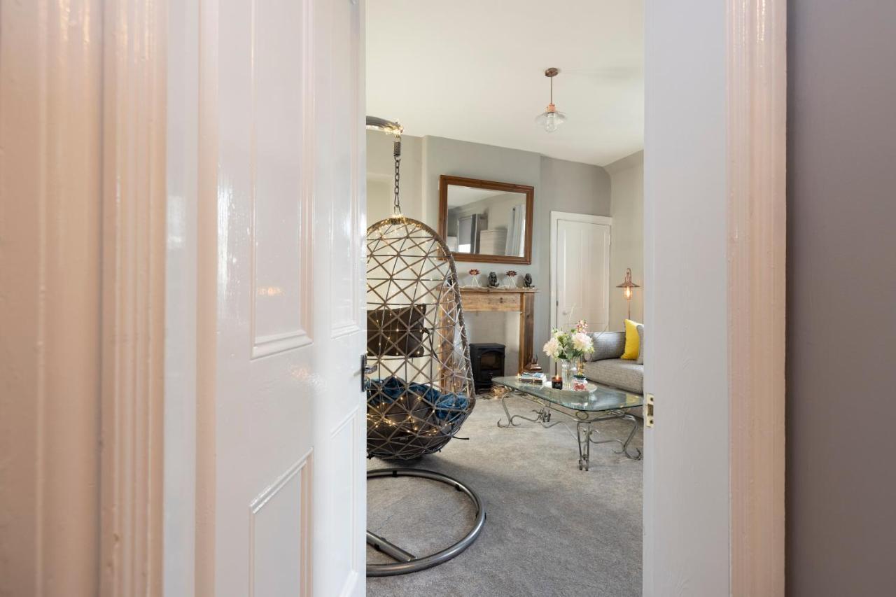 Stylish George Street Apartment Peebles Eksteriør billede