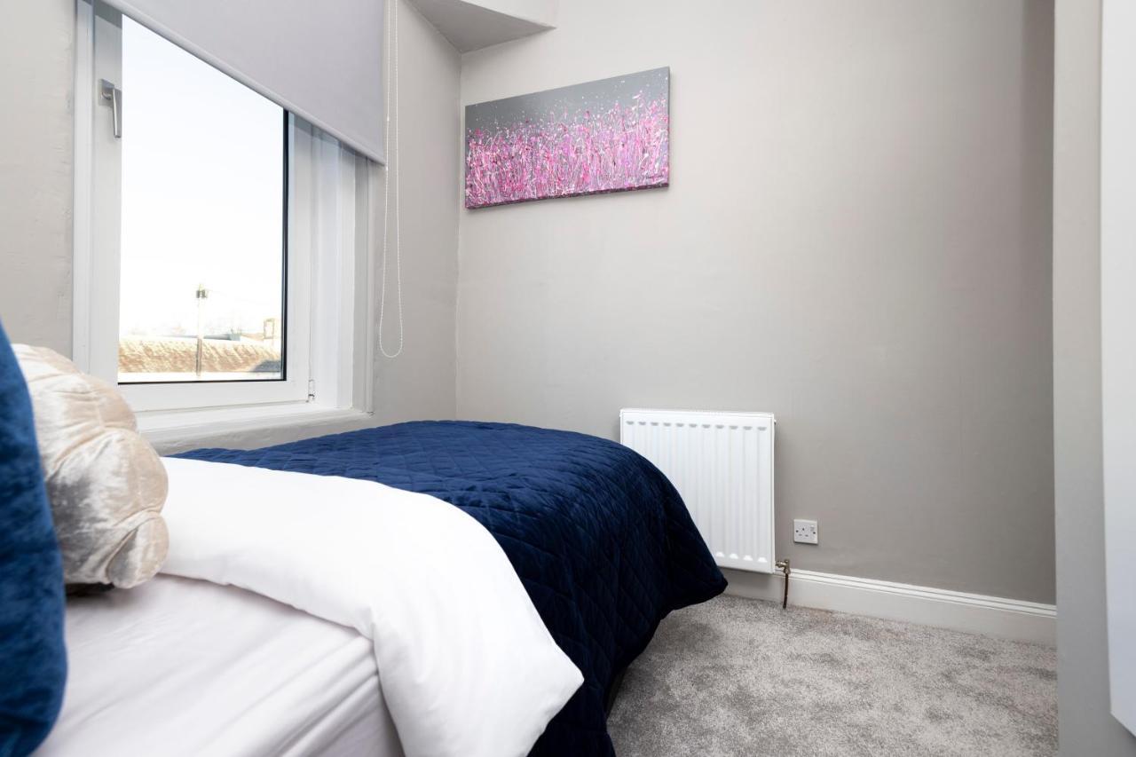 Stylish George Street Apartment Peebles Eksteriør billede