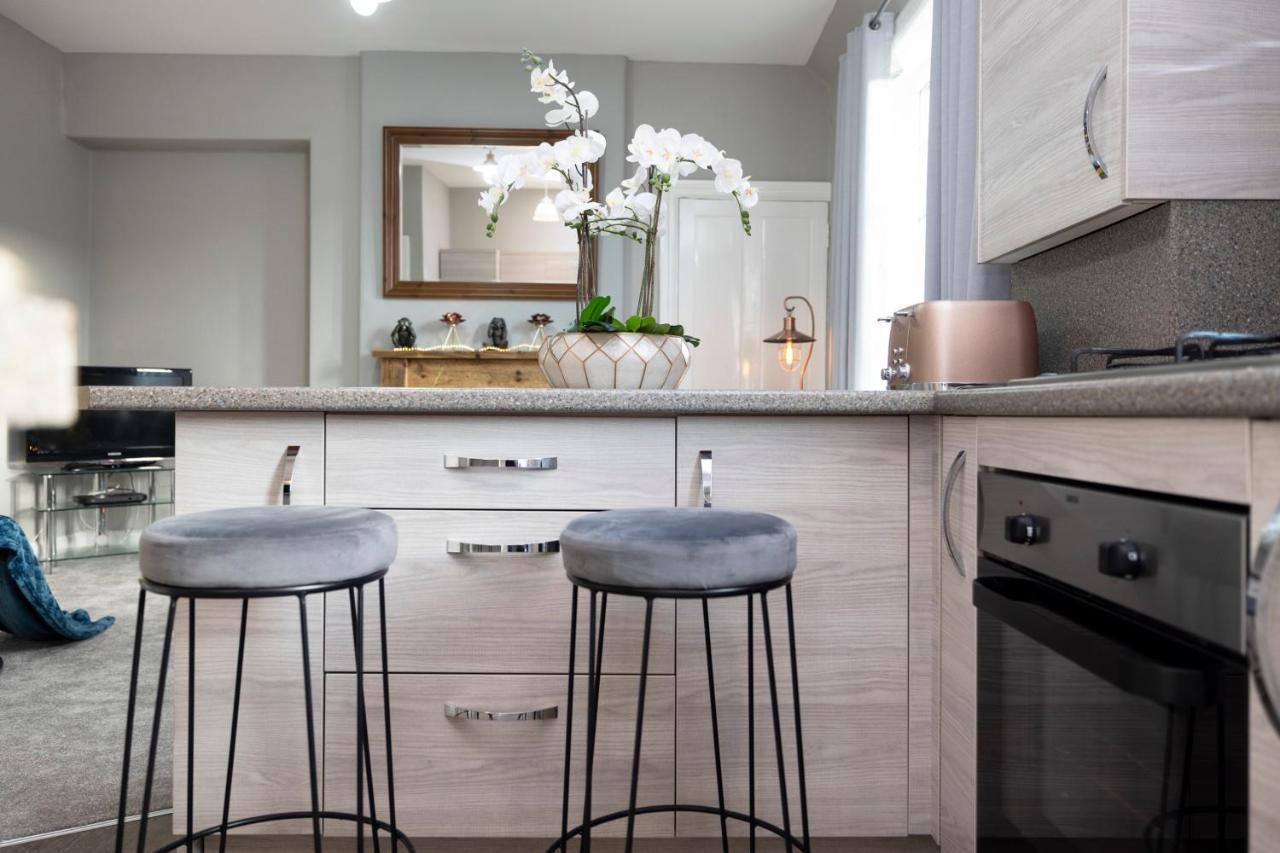 Stylish George Street Apartment Peebles Eksteriør billede
