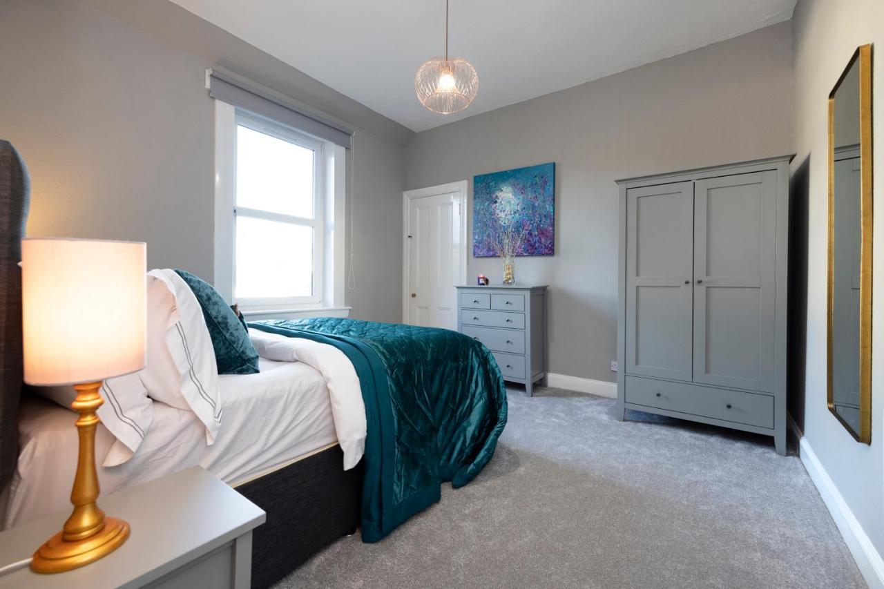 Stylish George Street Apartment Peebles Eksteriør billede