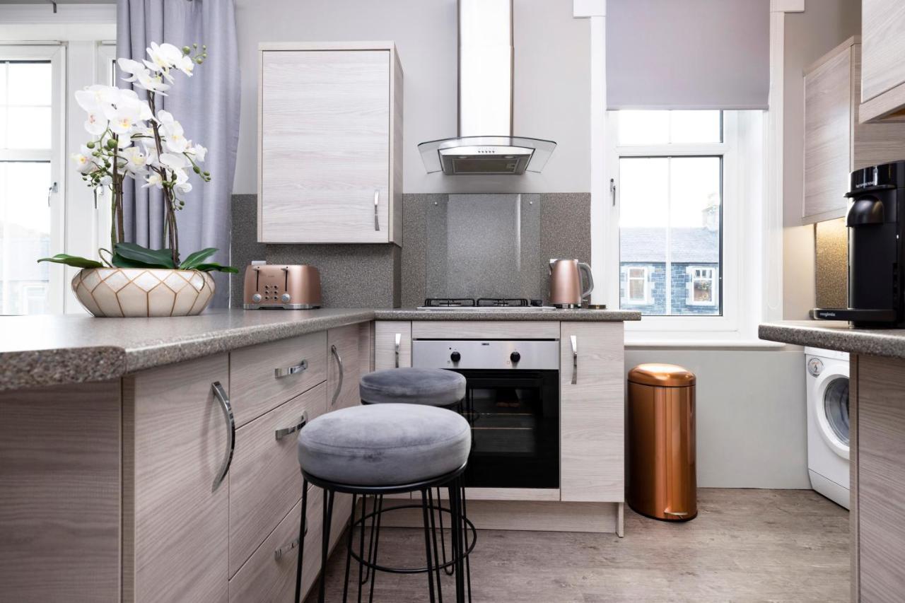 Stylish George Street Apartment Peebles Eksteriør billede